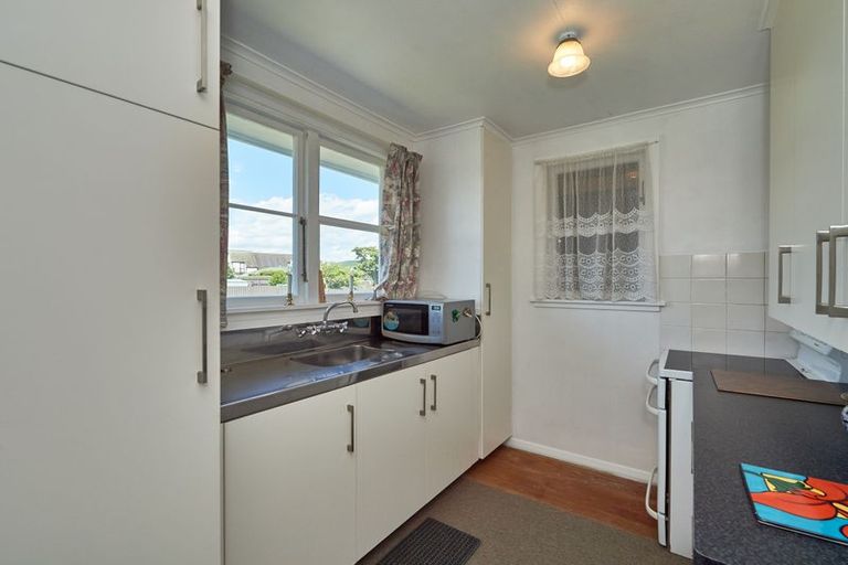 Photo of property in 10 Milton Street, Roslyn, Palmerston North, 4414