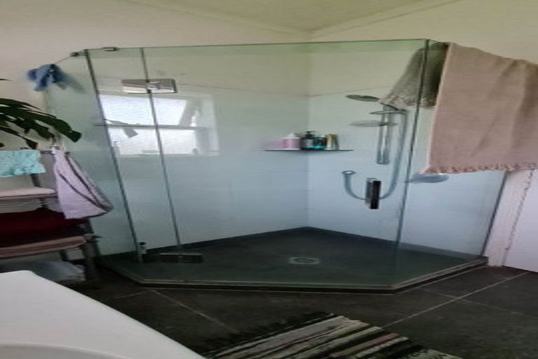 Photo of property in 1a Richard Avenue, Bucklands Beach, Auckland, 2012