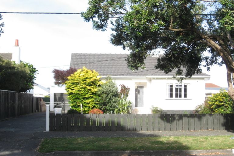 Photo of property in 72 Copeland Street, Epuni, Lower Hutt, 5011