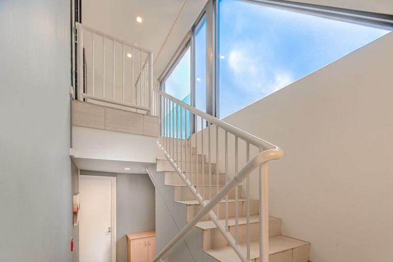 Photo of property in 4 Maunganui Road, Mount Maunganui, 3116