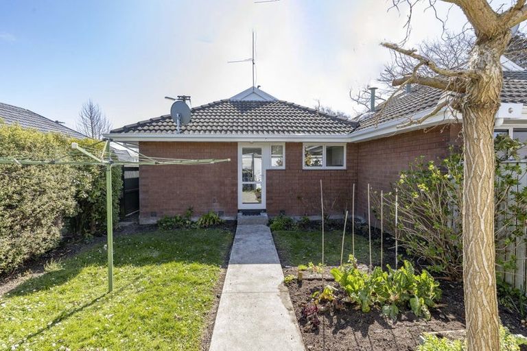 Photo of property in 40 Mays Road, St Albans, Christchurch, 8052