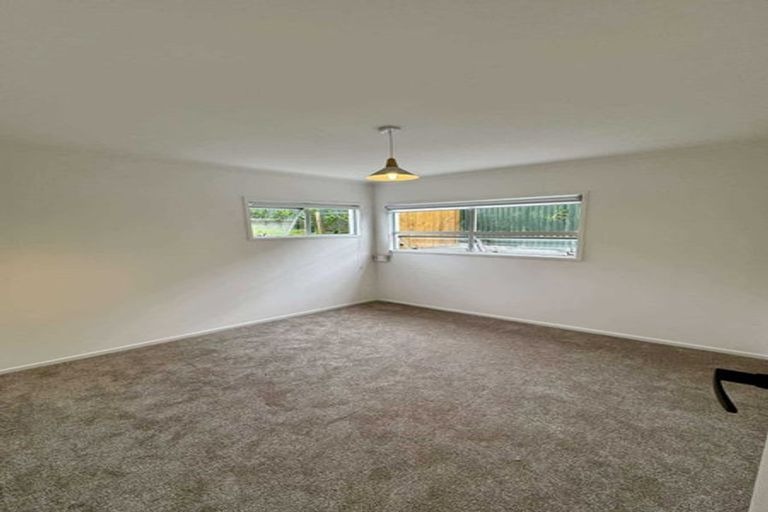 Photo of property in 3 Hartley Terrace, Massey, Auckland, 0614
