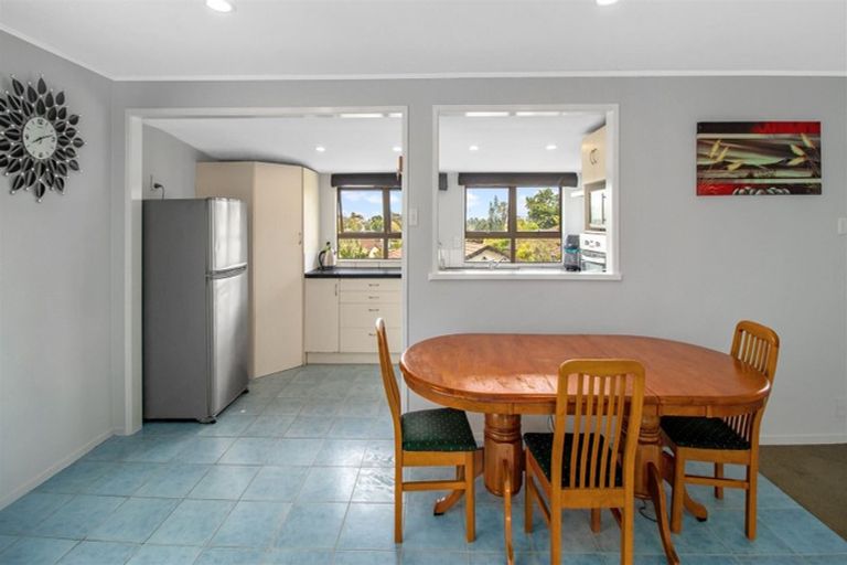 Photo of property in 29 Elizabeth Drive, West Harbour, Auckland, 0618