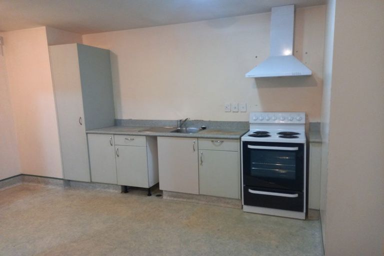 Photo of property in Palm Grove Apartments, 14/13d Palm Grove, Berhampore, Wellington, 6023