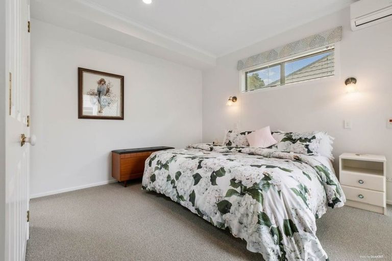 Photo of property in 27 Riverstone Road, Te Atatu Peninsula, Auckland, 0610