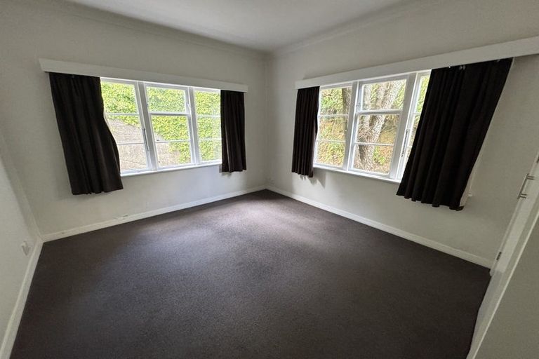 Photo of property in 5 Harland Street, Brooklyn, Wellington, 6021