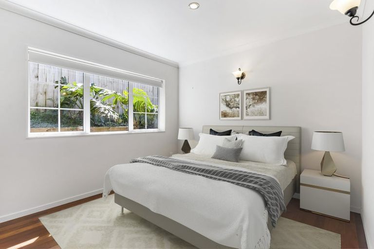 Photo of property in 74 Travis View Drive, Fairview Heights, Auckland, 0632