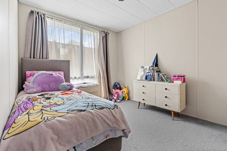 Photo of property in 1/21 Sarajevo Place, Massey, Auckland, 0614