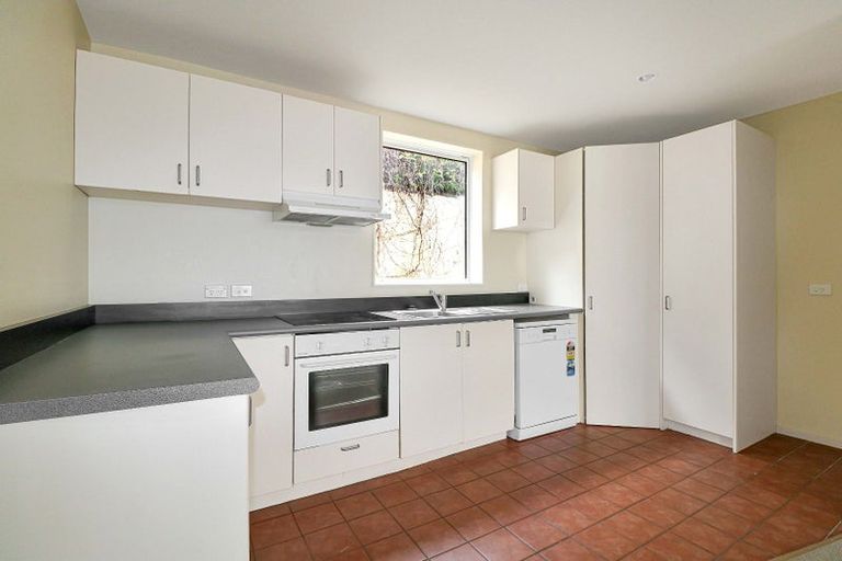 Photo of property in Pirie Street Townhouses, 35/35 Pirie Street, Mount Victoria, Wellington, 6011