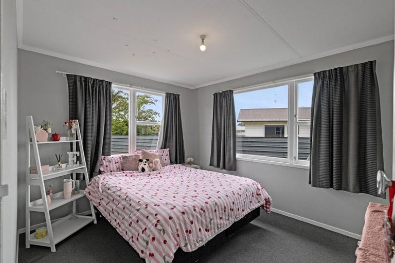Photo of property in 49 Kimberley Grove, Westbrook, Palmerston North, 4412