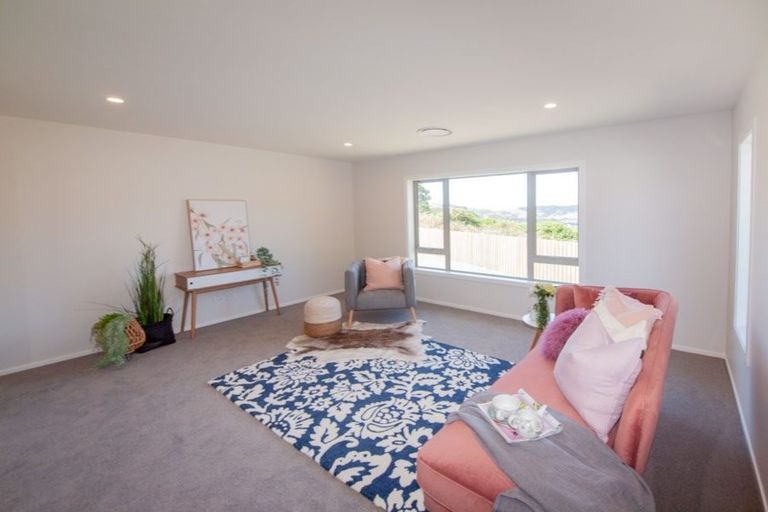 Photo of property in 6 Prestbury Grove, Churton Park, Wellington, 6037