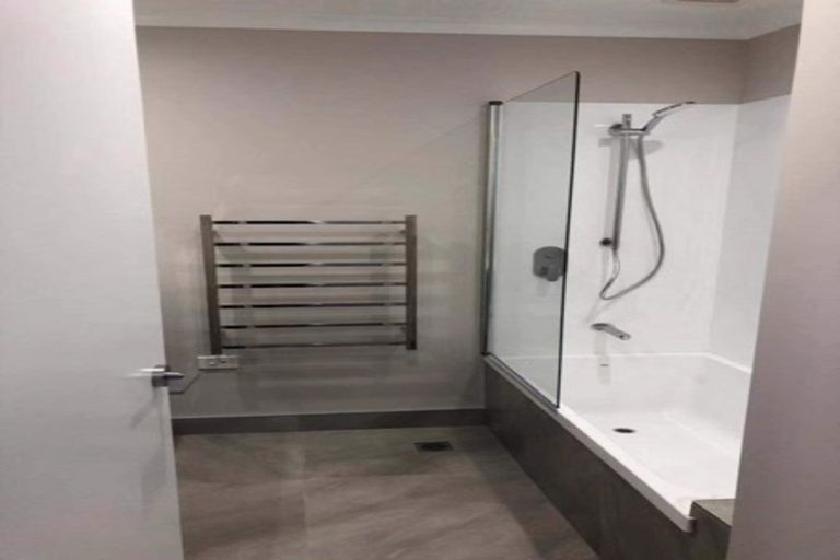 Photo of property in 76 Mapou Road, Hobsonville, Auckland, 0616