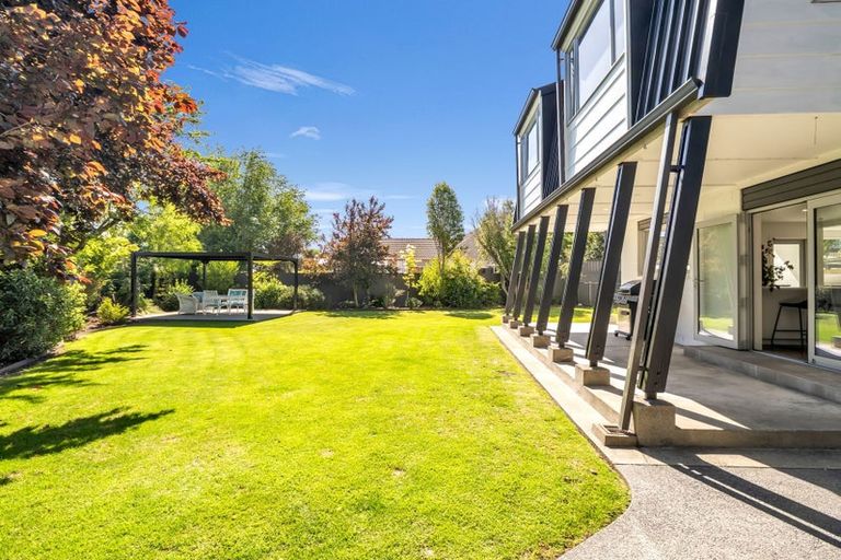 Photo of property in 12 Banks Place, Rangiora, 7400