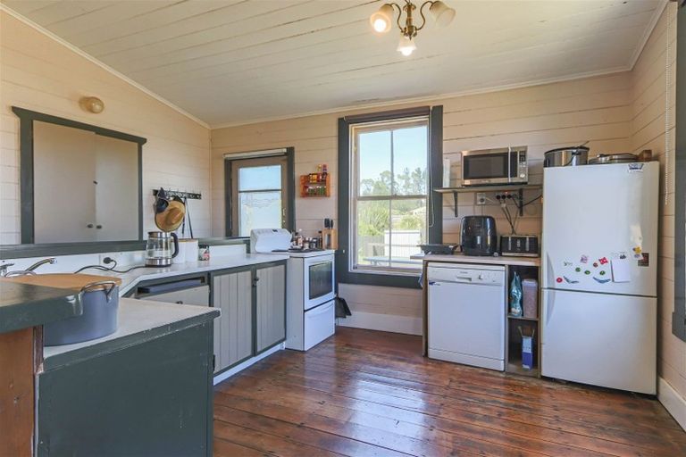 Photo of property in 9 Rata Street, Inglewood, 4330