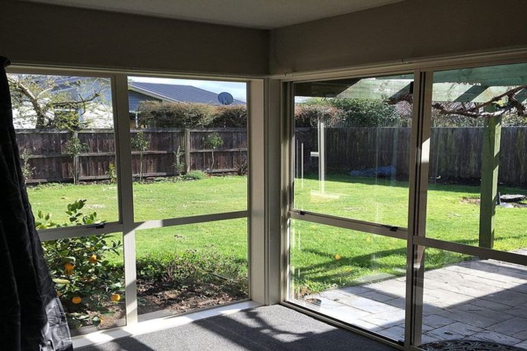 Photo of property in 3 Innisfree Place, Northwood, Christchurch, 8051