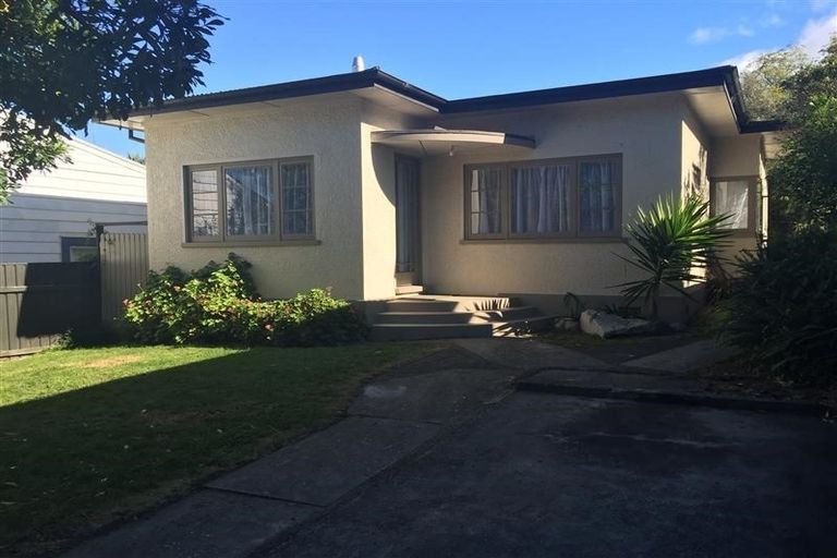 Photo of property in 6 Chaucer Road, Hospital Hill, Napier, 4110