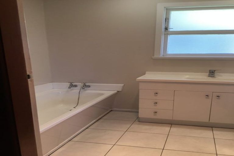 Photo of property in 3b Belair Avenue, Blagdon, New Plymouth, 4310