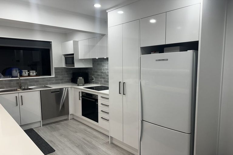 Photo of property in 18 Otira Grove, Kelson, Lower Hutt, 5010