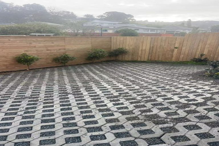 Photo of property in 15a Blenheim Street, Glenfield, Auckland, 0629