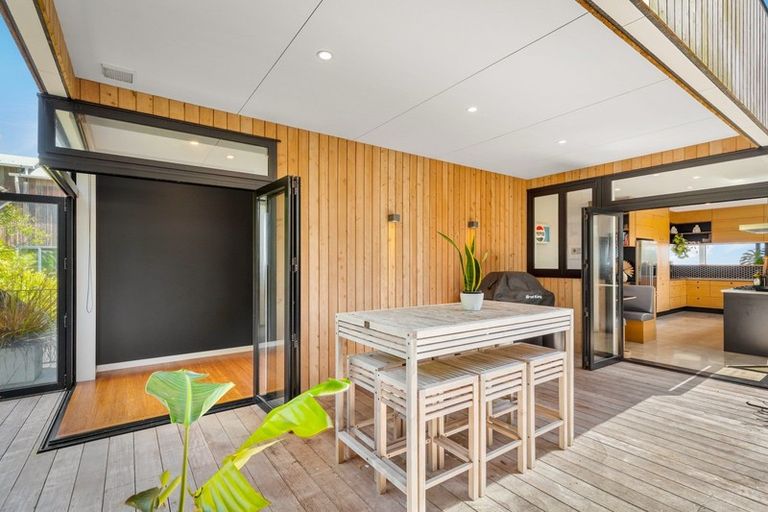Photo of property in 11 Edwin Mitchelson Road, Muriwai, Waimauku, 0881