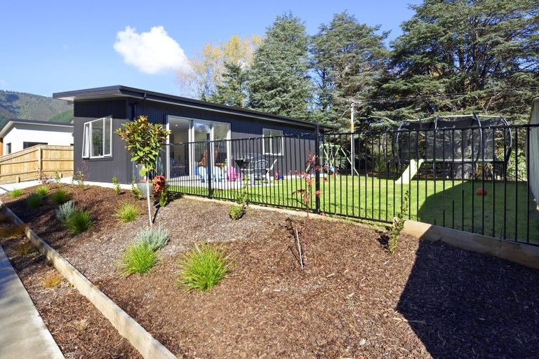 Photo of property in 6 Mclaughlin Lane, Stoke, Nelson, 7011