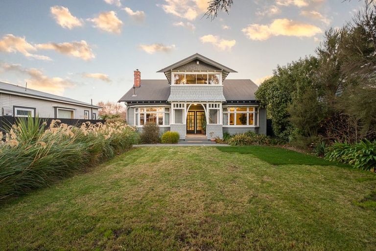 Photo of property in 86 Saint Martins Road, Saint Martins, Christchurch, 8022