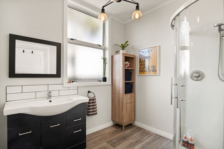 Photo of property in 21 Hargest Crescent, Saint Kilda, Dunedin, 9012