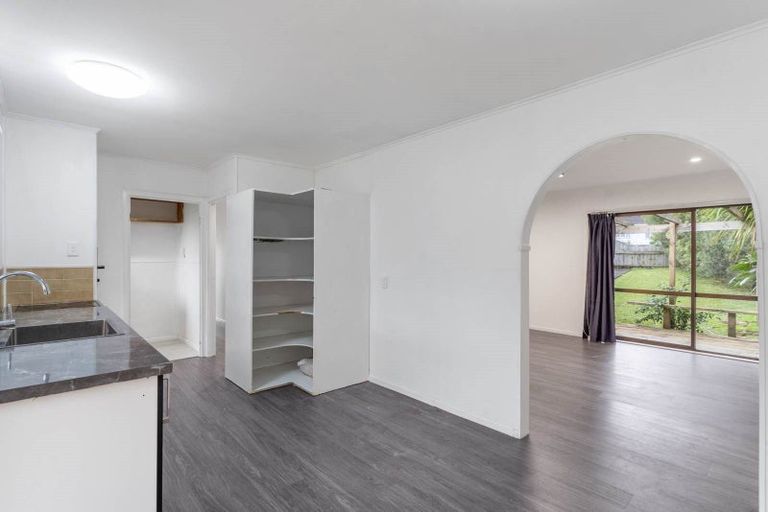 Photo of property in 6 Serjeant Street, Henderson, Auckland, 0612