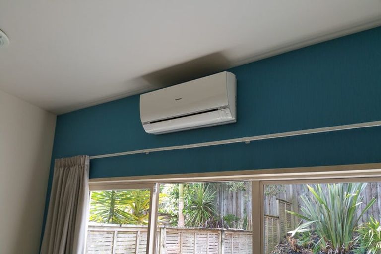 Photo of property in 2/206 Manuka Road, Bayview, Auckland, 0629