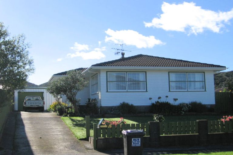Photo of property in 6 Kairanga Crescent, Wainuiomata, Lower Hutt, 5014