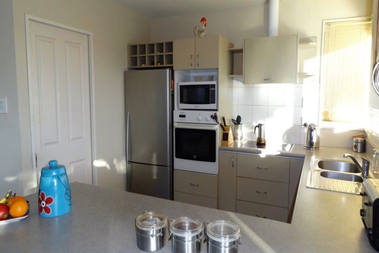 Photo of property in 5 John Morel Place, Parklands, Christchurch, 8083