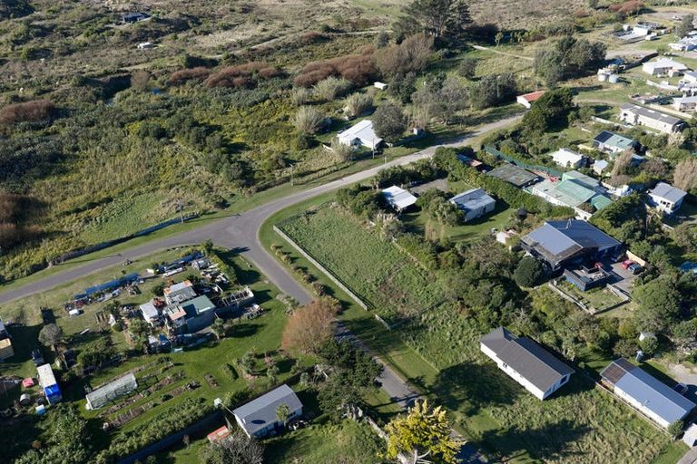 Photo of property in 20 Hokio Road, Hokio Beach, Levin, 5571