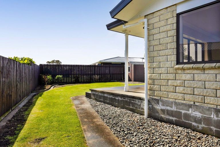 Photo of property in 14 Pohutukawa Drive, Opunake, 4616