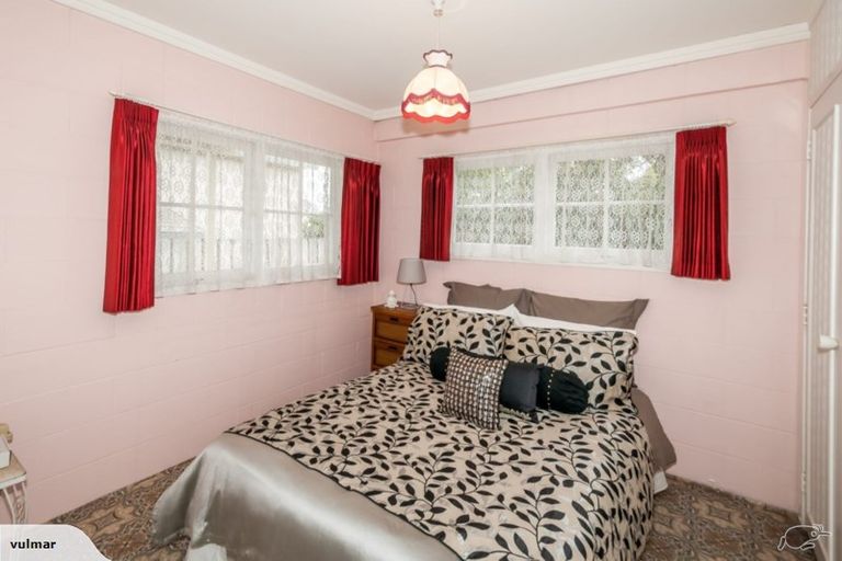 Photo of property in 1/209 Onewa Road, Birkenhead, Auckland, 0626
