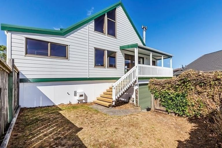 Photo of property in 24 Mercury Way, Whitby, Porirua, 5024