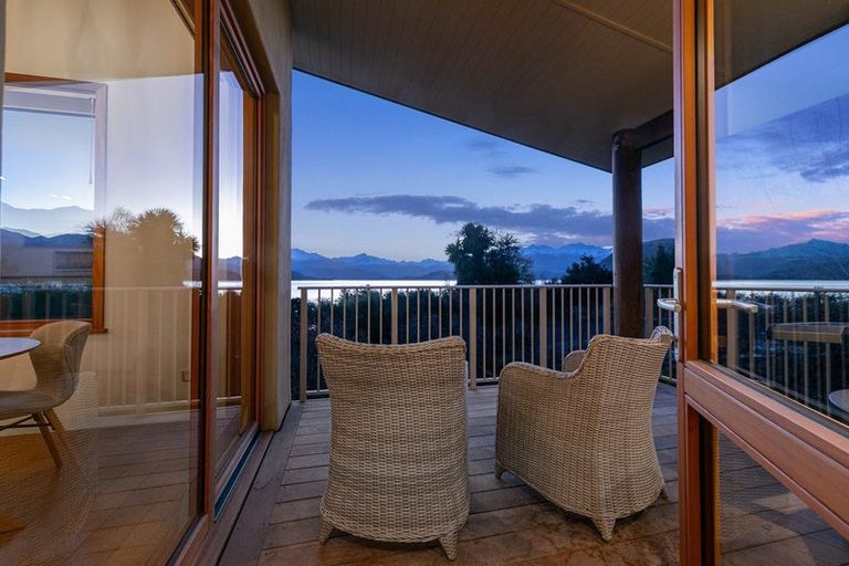 Photo of property in 337 Beacon Point Road, Wanaka, 9305