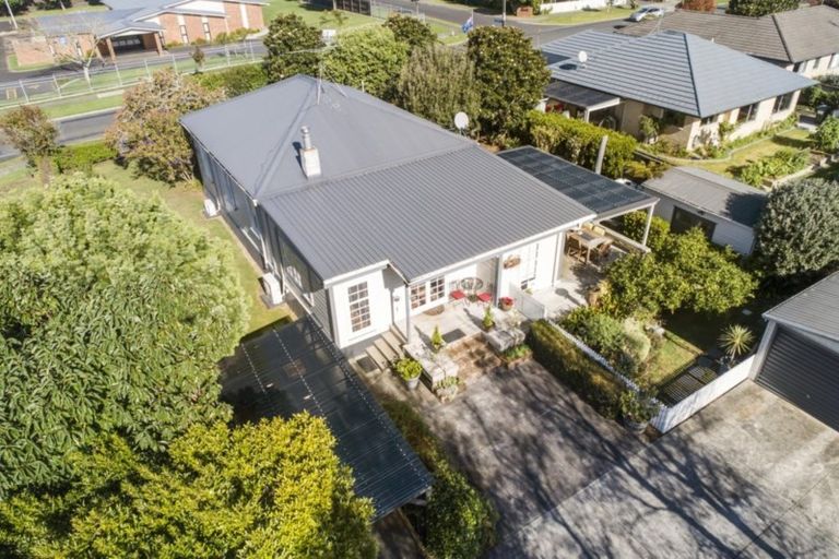 Photo of property in 1 Puriri Road, Pukekohe, 2120