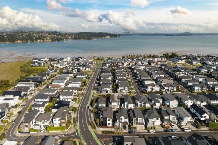 Photo of property in 38 Craigs Way, Hobsonville, Auckland, 0616