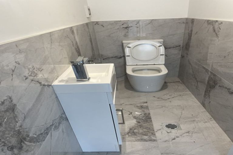 Photo of property in 33d Hillcrest Road, Papatoetoe, Auckland, 2025