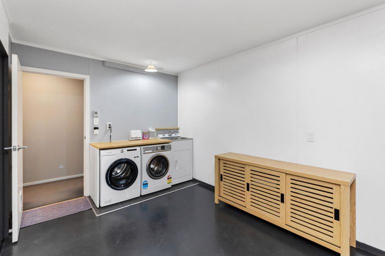 Photo of property in 7 Medallion Court, Kelvin Grove, Palmerston North, 4414