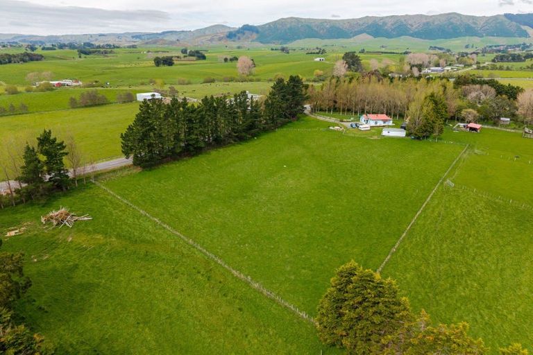 Photo of property in 1074 Tennent Drive, Linton, Palmerston North, 4472