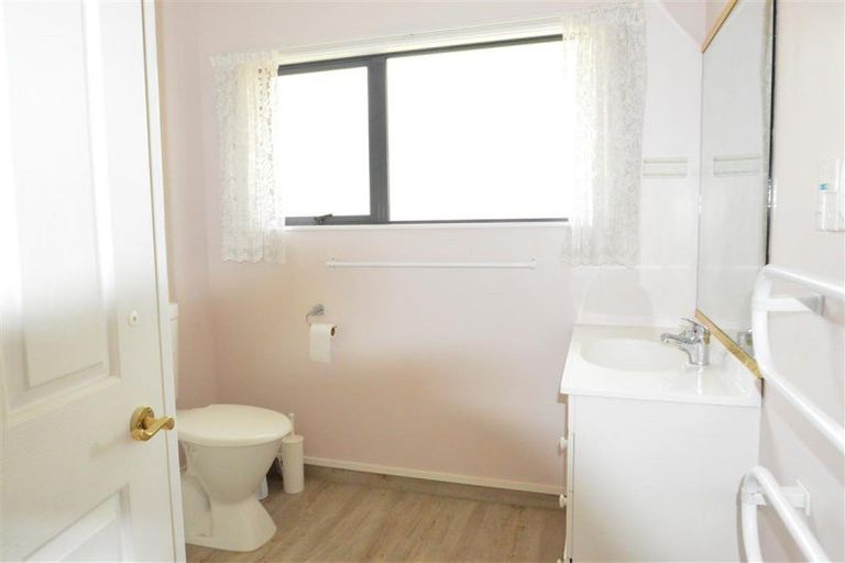 Photo of property in 75a Queen Street West, Levin, 5510