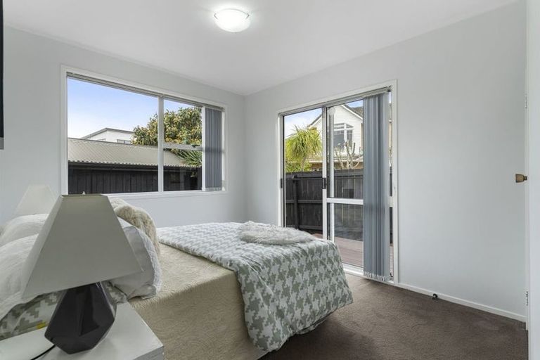 Photo of property in 54 Cockayne Crescent, Sunnynook, Auckland, 0620