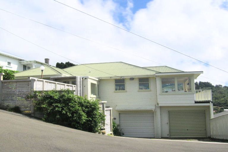 Photo of property in 4 Karepa Street, Brooklyn, Wellington, 6021