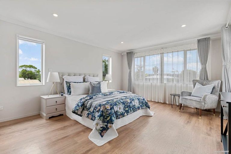 Photo of property in 8 Harrington Road, Henderson, Auckland, 0610