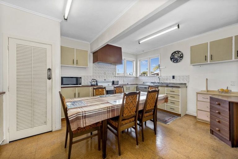 Photo of property in 24 Tiraumea Drive, Pakuranga, Auckland, 2010