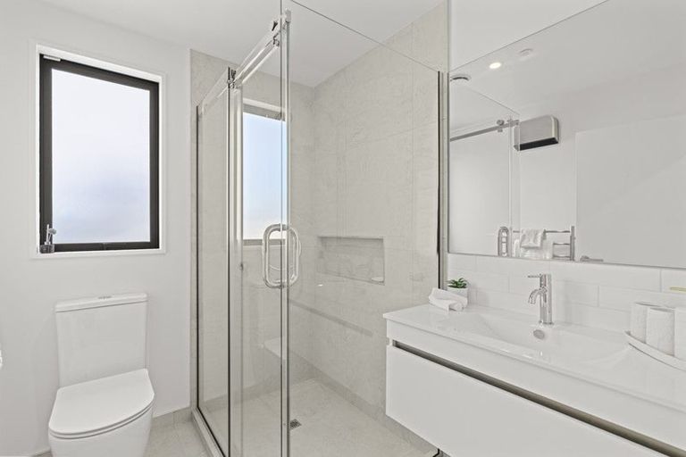 Photo of property in 2/130 Holly Road, St Albans, Christchurch, 8014