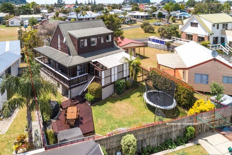 Photo of property in 129 Lorraine Place, Whangamata, 3620