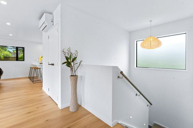 Photo of property in 52a Glamorgan Drive, Torbay, Auckland, 0630