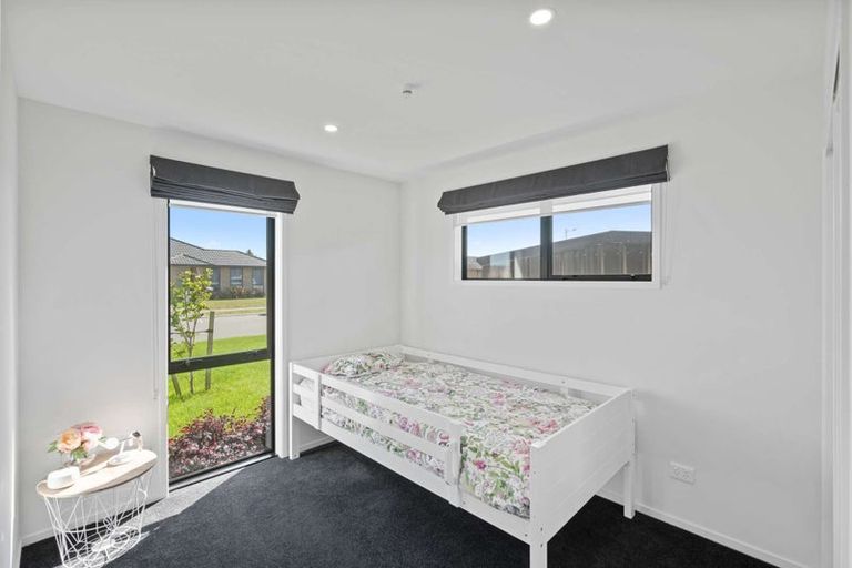 Photo of property in 3 Andesite Drive, Rolleston, 7614
